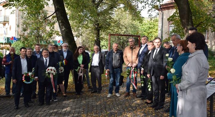 Csöndes főhajtás Ungváron - Példájuk erőt ad: ’56 hősei legyőzték a félelmet