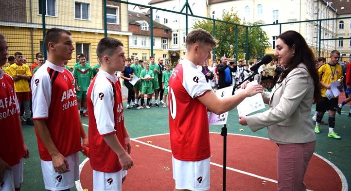 Buzánszky Jenő Labdarúgó Kupa, tizenegyedszer - 14 csapat, 140 játékos küzdött a győzelemért