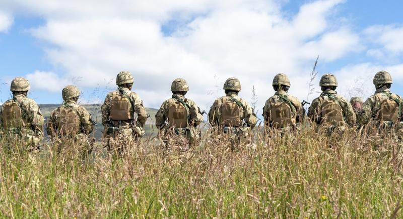 Brit védelmi miniszter: ukrán katonák Ukrajnában is részesülhetnének brit kiképzésben