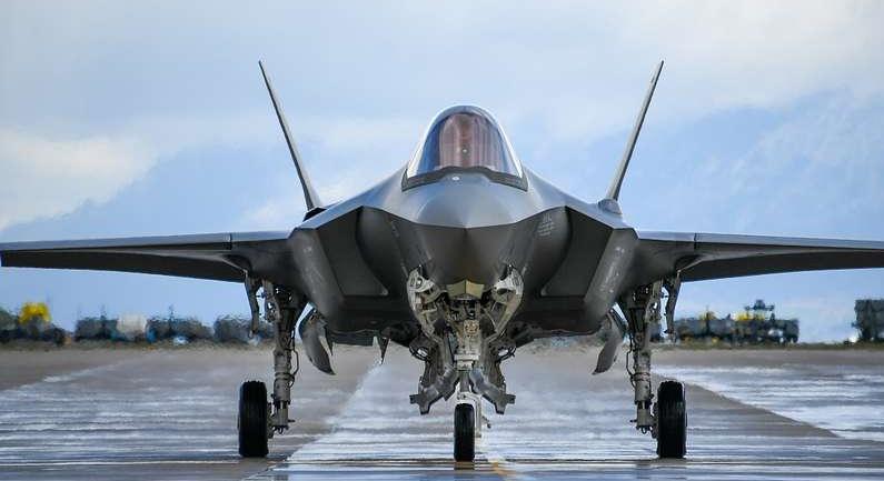Jóváhagyta az F-35 típusú amerikai vadászgépek vásárlását a cseh kormány