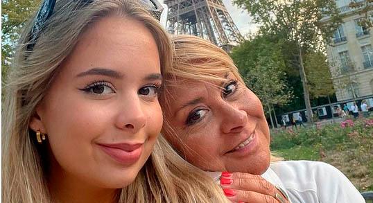Szulák Andrea 16 éves lányának szépségét dicsérik: Rozinával Párizsban szelfiztek