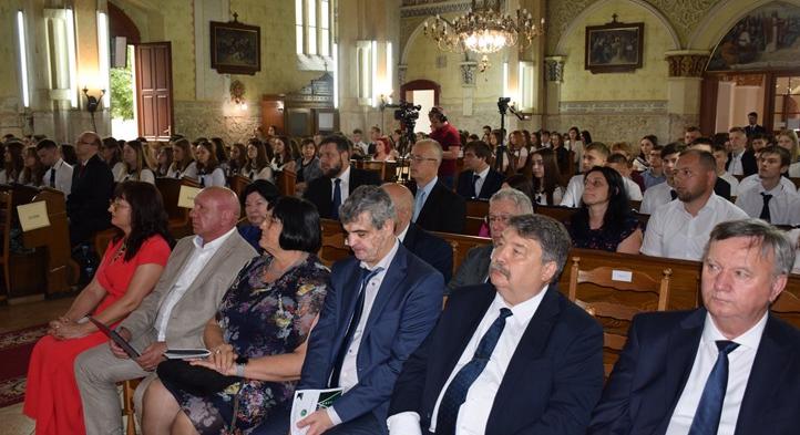 A Rákóczi Főiskola Szakgimnáziumának tanévzáró és diplomaátadó ünnepségén - Soha fel nem adva győztesnek maradni