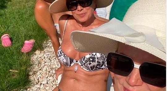 Détár Enikő bikiniben: az 59 éves színésznő friss fotója robbant az Instán