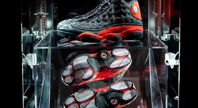 Döbbenetes: elképesztő vagyonért kelt el Michael Jordan cipője