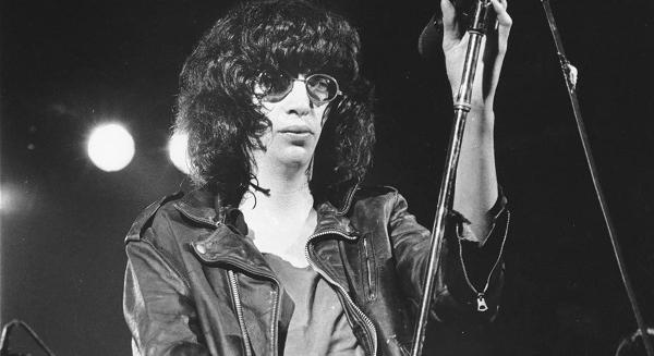 Egy készülő életrajzi film miatt pereskednek Joey és Johnny Ramone hozzátartozói