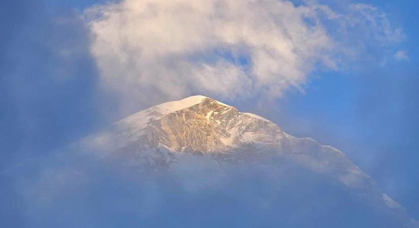 Rendkívüli: újabb magyar hegymászó indul a világ legmagasabb csúcsára, a Mount Everestre – de nem lehet tudni, kicsoda