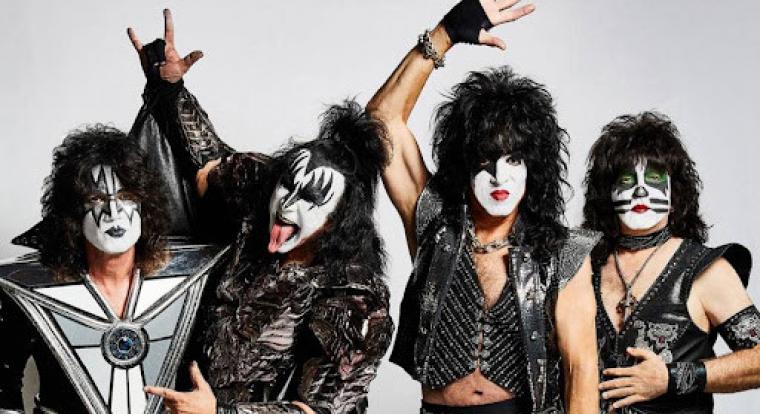 Most már csak digitális koncerteket ad a Kiss, minden jogát eladta a zenekar