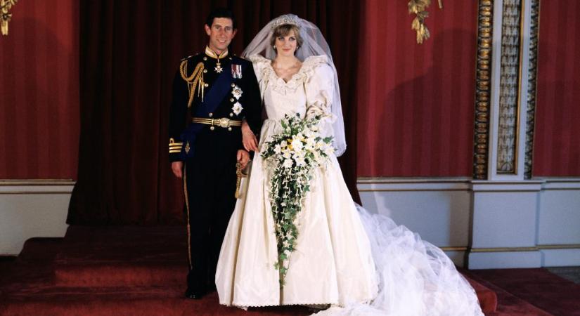 Tervezője azt mondja, annak idején Diana hercegné előtt is titokban tartották, hogy tartalék esküvői ruhát készítenek neki