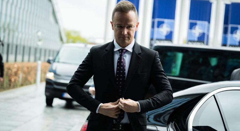 Magyar fejlesztésű születésnapi ajándékot adott Szijjártó Péter a NATO-nak