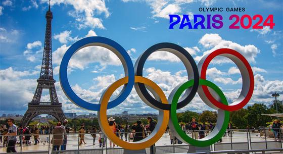 Zavarták az olimpiai előkészületeket, elszállították a bevándorlókat a párizsi városháza elől