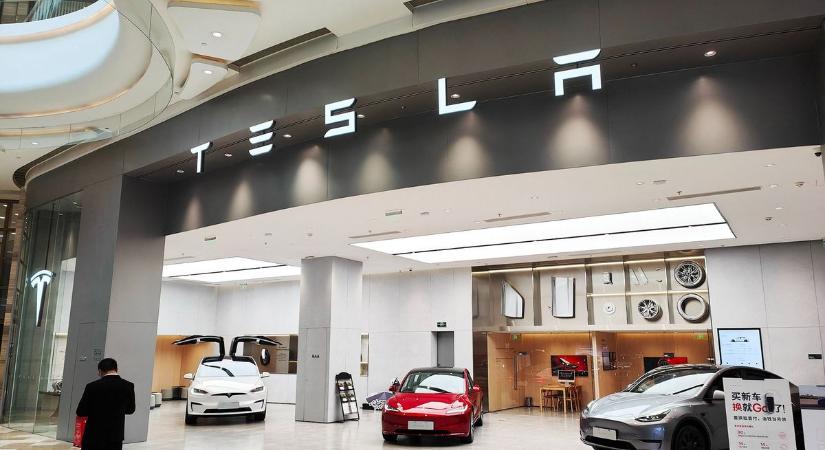 A Tesla jobbkormányos autók gyártásába kezdett Berlinben