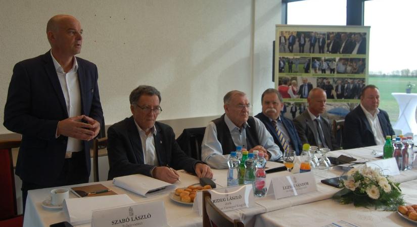A választási ciklus utolsó találkozójára gyűltek össze a polgármesterek az Aranymonostorban – galériával