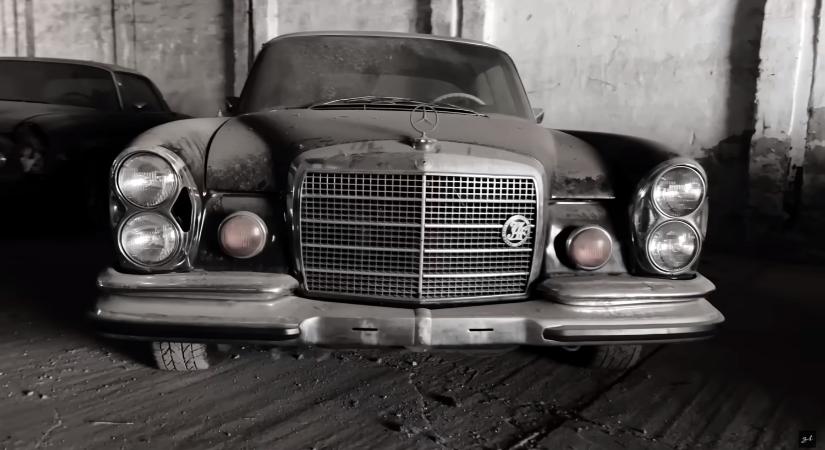 Tatabányán nézte végig egy öreg Mercedes felújítását Supercar Blondie