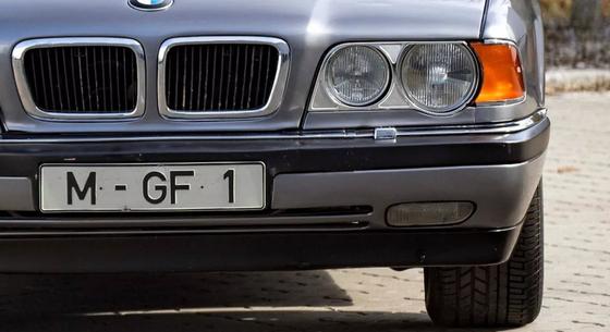 Sosem látott V16-os überluxus BMW került elő