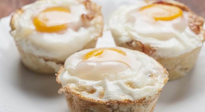 Karfiolfészekben sült tojás muffinnak álcázva