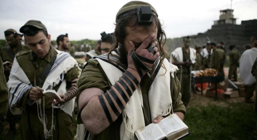 Történelmi: Az IDF megkezdte a jesiva-tanulók behívását
