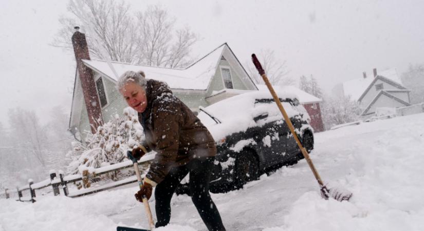 Halálos áldozatokat is követelt a havazással járó viharzóna az Egyesült Államokban
