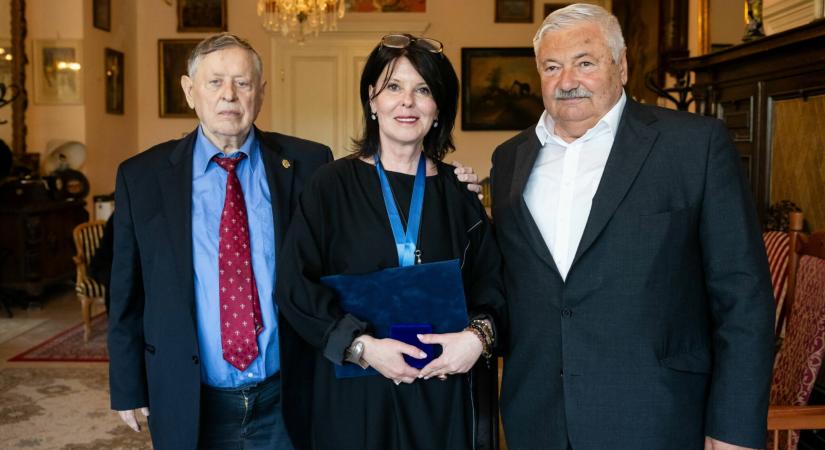 Emberi méltóságért kitüntetést adományoztak az Oscar-díjas Mihalek Zsuzsának