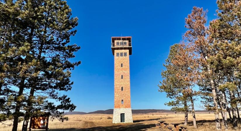 Nagyvázsonyi Katonai torony-kilátó: az egykori katonai objektum, ami ma a turisták kedvence