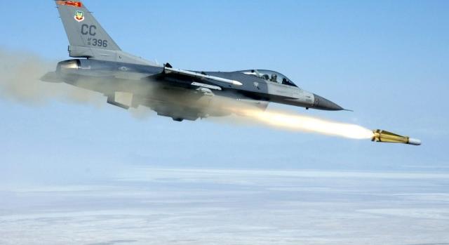 F–16-os vadászgépeken gyakorolnak az ukrán pilóták