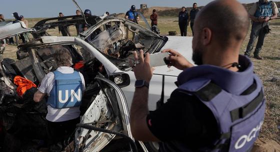 Izrael kirúgott két magas rangú parancsnokot a segélycsoportra mért véletlen rakétacsapás miatt