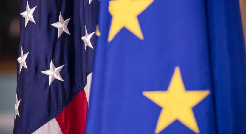 Történelmi egyezséget kötött az EU és az USA a Kínával rivális országokkal