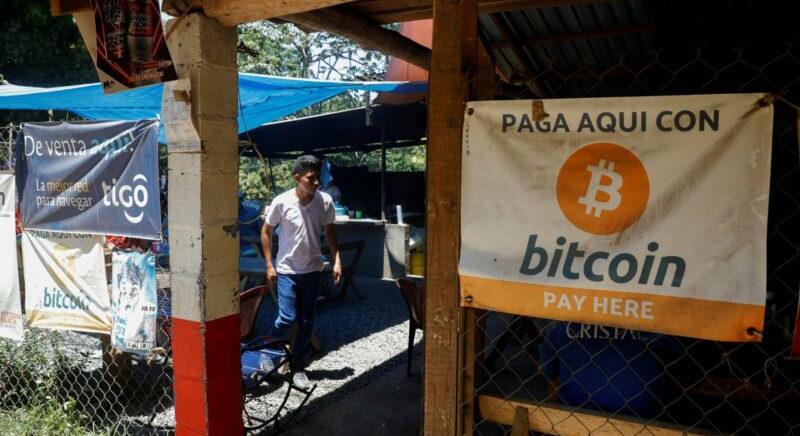 Végzett az első csoport Bitcoin-diplomás Salvadorban