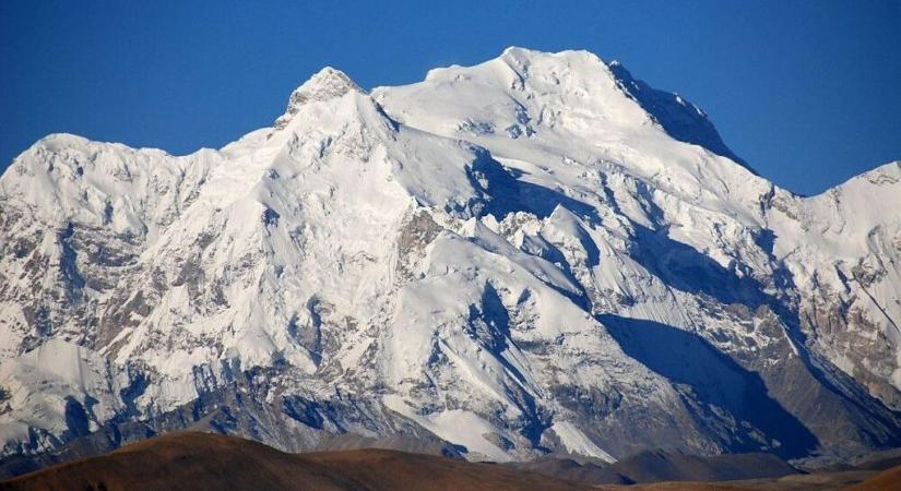 Hivatalos: magyar expedíció indul a világ egyik legmagasabb hegyére – ő a hegymászó