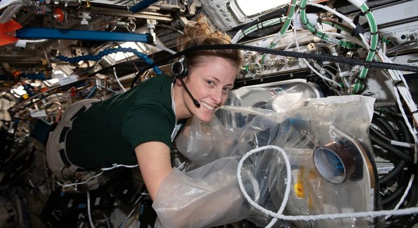 Kazahsztánban landolt a Szojuz – 204 nap után tért haza a NASA női űrhajósa