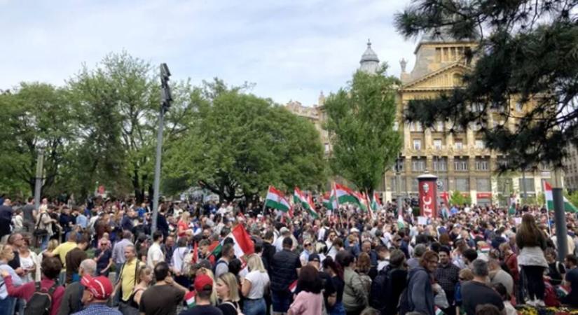 Apa, kezdődik! – Magyar Péter nagyszabású tüntetése Budapesten