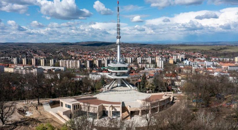 Az Avasi kilátó köré épült Miskolc új, látványos közösségi épülete