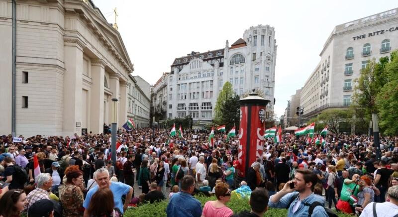 Ismét tömegtüntetés Magyar Péter felhívására Budapesten