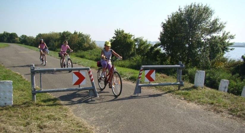 Rekordot döntöttek a biciklisek a Tisza-tónál
