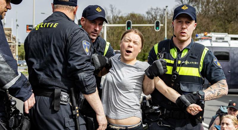 Hágai tüntetésen vették őrizetbe Greta Thunberget