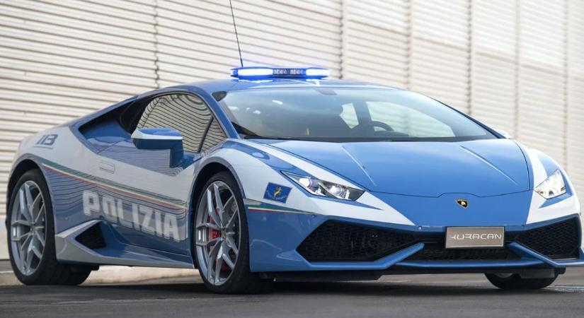 Ezért kell a 600 lóerő: életet mentett a rendőrségi Lamborghini Olaszországban!