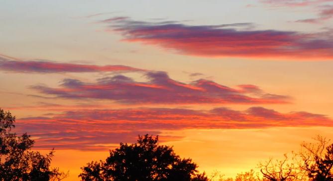 Kelvin-Helmholtz felhők parádéztak a naplementében
