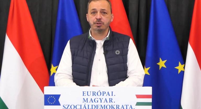 A DK politikusa lemondásra szólította fel a Magyar Péter tüntetésén beszédet mondó polgármestert