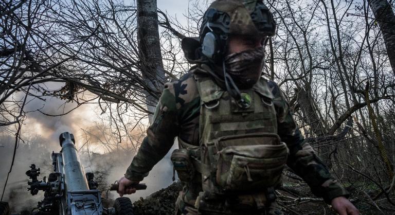 Elsöprő az orosz túlerő, de a sorozatos taktikai hibák reményt adnak Ukrajnának