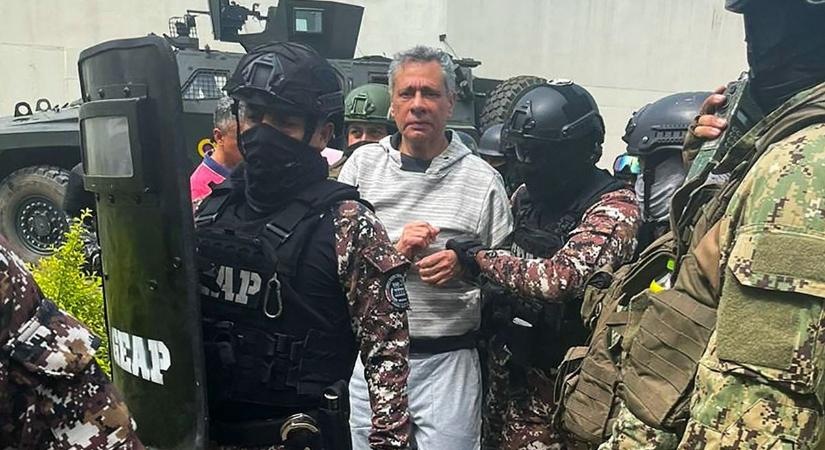 Óriási botrány lett belőle, hogy Ecuador a mexikói nagykövetségről rángatott ki egy politikust