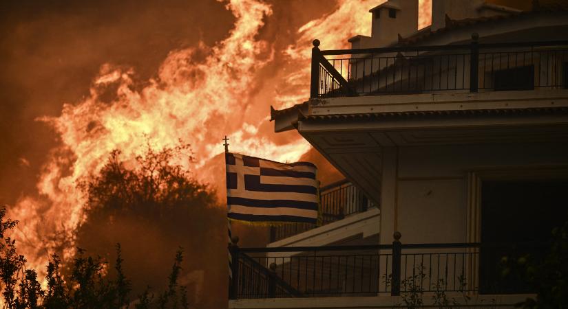 Erdőtüzek pusztítanak Görögországban, viharok súlyosbíthatják a helyzetet