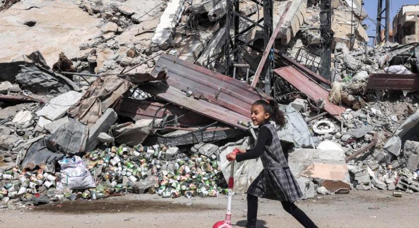 Hadihajókat vetnek be a gázai humanitárius folyosó biztosítására a britek