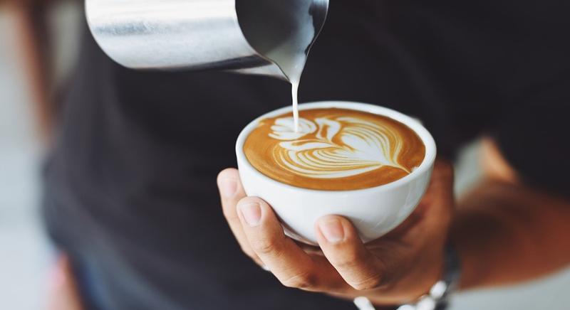 Olyan veszélyes, hogy be is tilthatják: súlyosan rákkeltő lehet sokak kedvenc reggeli kávéja