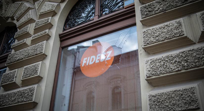 Betörték a Fidesz-iroda ablakát Szegeden; tájidegen új hajókat kapott a Balaton