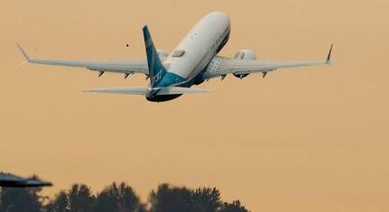 Válságban a Boeing, repülnek a főnökök
