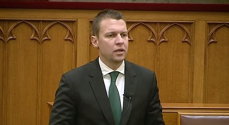 Menczer Tamás szerint “a Fidesz-KDNP támogatóinak minden okuk megvan arra, hogy egyenes derékkal állják a támadásokat”