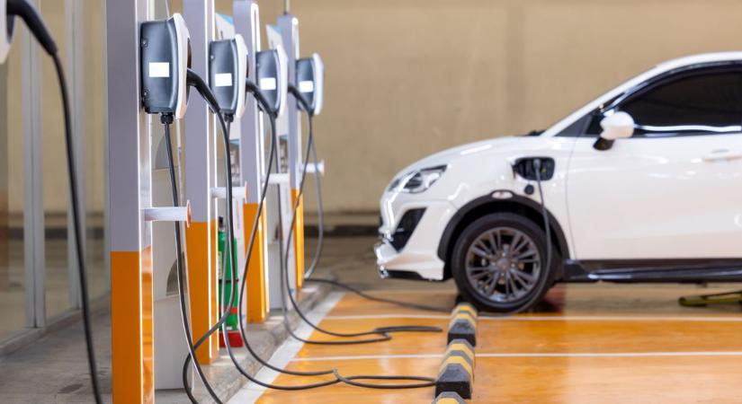 Áttörés jöhet az elektromos autók piacán