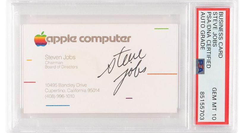 Hatalmas összeget fizettek a Steve Jobs által aláírt Apple névjegykártyáért