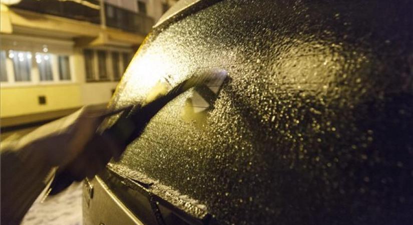 Ónos eső nehezíti a közlekedést Nagykanizsán