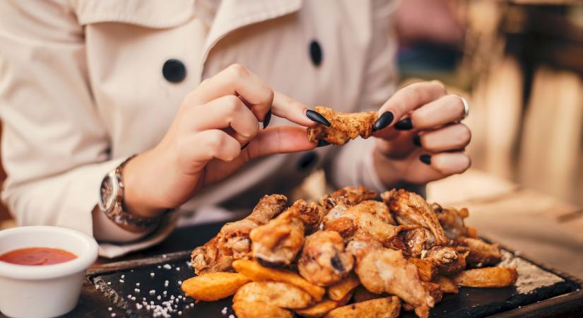 Mérgező anyagok lehetnek a csirkehúsban? Erre figyelmeztetnek a kutatók