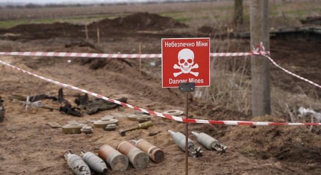 Több mint 700 millió dollárt különítettek el aknamentesítésére Ukrajna partnerei